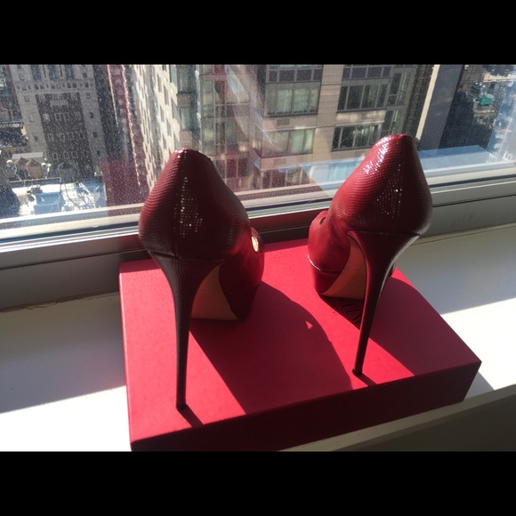 🔥 Valentino Rosso Peep Toe Pumps 🎈 - Picture 7 of 8